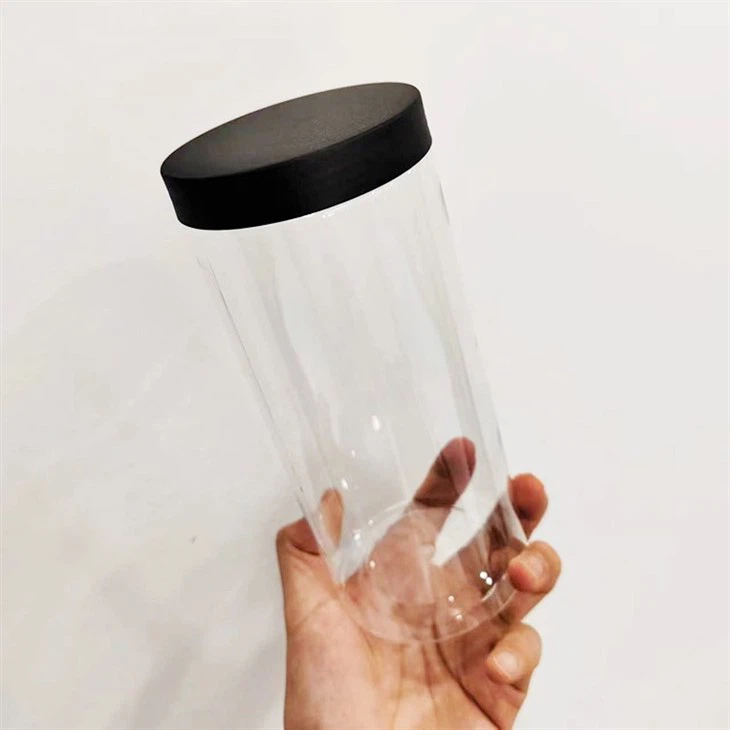 Plastične staklenke od 32 oz s crnim poklopcima